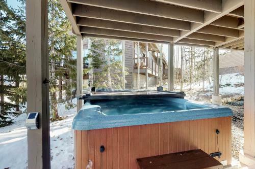 Breezy?s Mountain View Hideaway