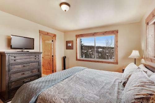 Breezy?s Mountain View Hideaway