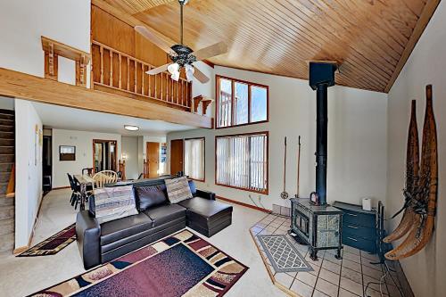 Mountain-view Retreat With Private Hot Tub Duplex