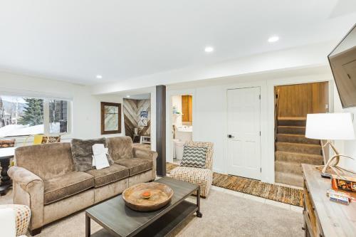Poplar Mountain Guest House