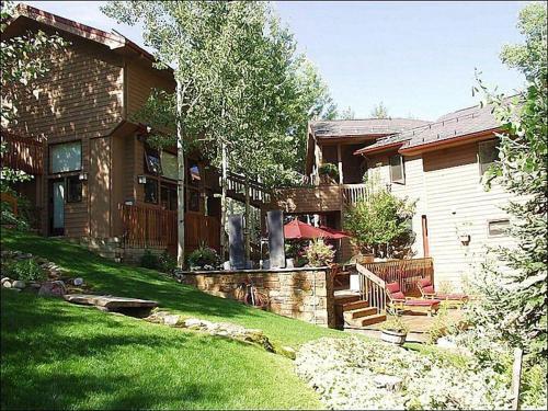 327 Deer Ridge Ln