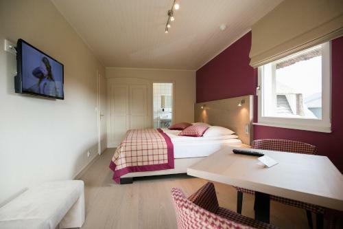 Hotel La Chaumi�re Du Lac