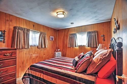 South Fork Log Cabin With Beautiful Mountain Views!
