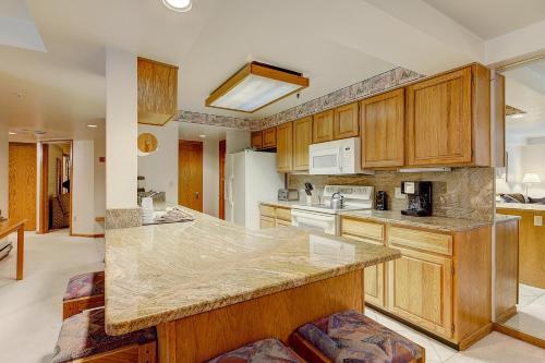 Torian Plum Plaza 507