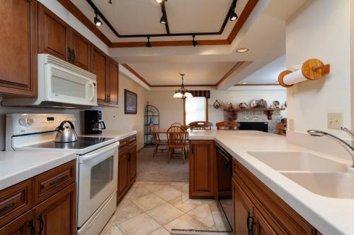 Torian Plum Plaza 507