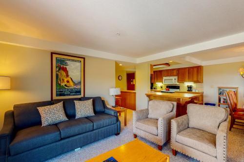 Torian Plum Plaza 507