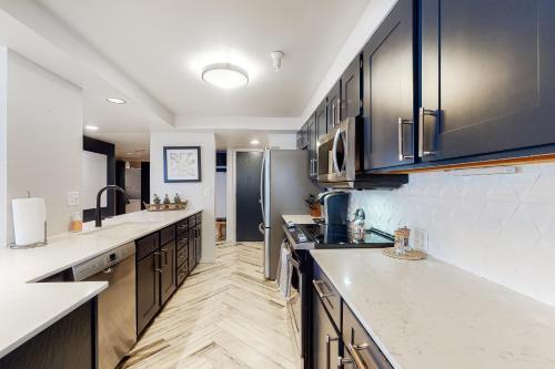 Torian Plum Plaza 507