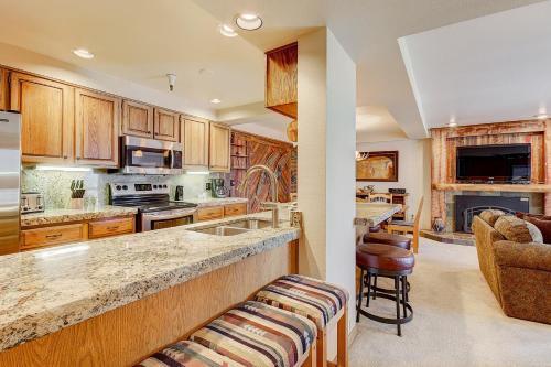 Torian Plum Plaza 507