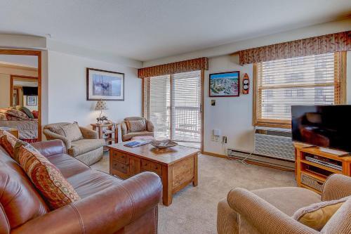 Torian Plum Plaza 507