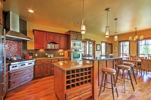 Tabernash Retreat With Hot Tub And Stunning Mtn Views!