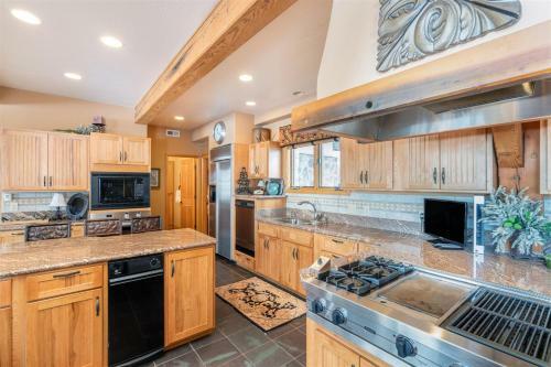 Double Eagle Way 102