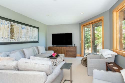 Mountain Melody By Exceptional Stays