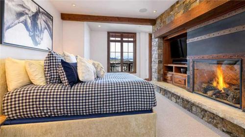 See Forever San Sophia 114 (condo)