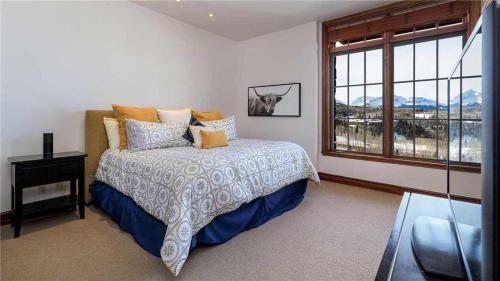 See Forever San Sophia 114 (condo)