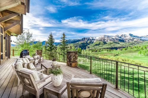 Adams Ranch Road 128