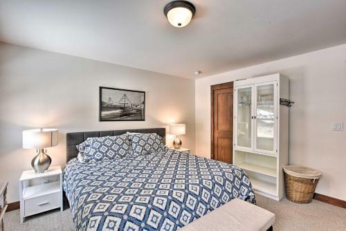 Gorgeous Twin Lakes Home With Deck Overlooking Mtns!