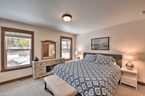 Gorgeous Twin Lakes Home With Deck Overlooking Mtns!