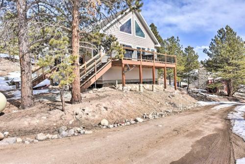 Gorgeous Twin Lakes Home With Deck Overlooking Mtns!