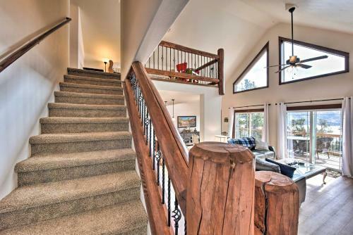 Gorgeous Twin Lakes Home With Deck Overlooking Mtns!