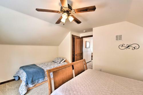 Gorgeous Twin Lakes Home With Deck Overlooking Mtns!