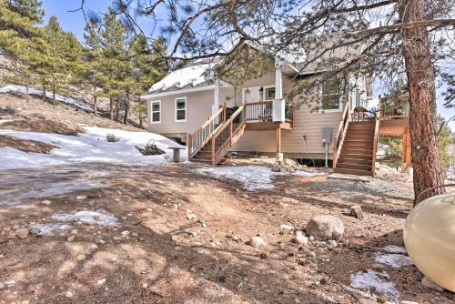 Gorgeous Twin Lakes Home With Deck Overlooking Mtns!