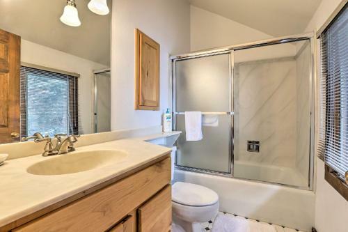 Vail Condo With Deck And Views - Bus To Village!