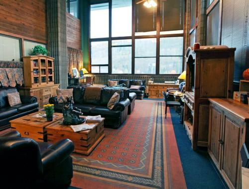 Apartamento Resort Style Condos With Contemporary Mountain Elegance