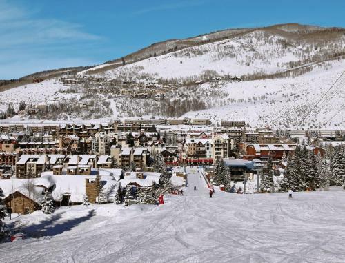 Apartamento Resort Style Condos With Contemporary Mountain Elegance