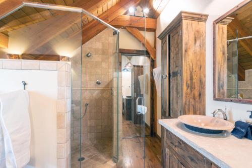 Quakey Lane 241 - Strong Elk