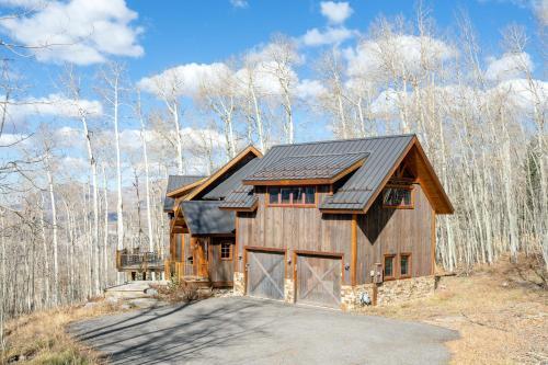 Quakey Lane 241 - Strong Elk