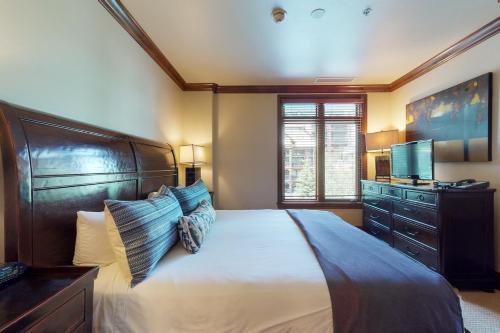 Lion Square Lodge Tower T401