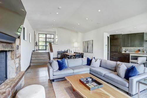 Apartamento Luxury Seclusion-stunning Mtn Views-access To Base Amenities Duplex