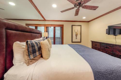 Lion Square Lodge South 450a
