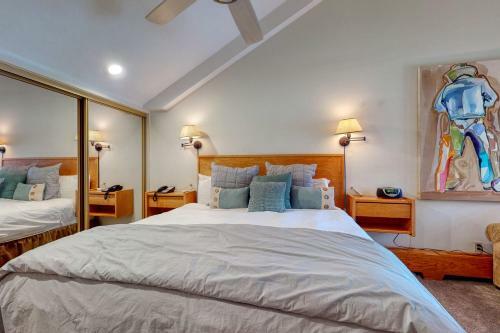 Lion Square Lodge South 576