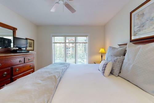 Lion Square Lodge South 576