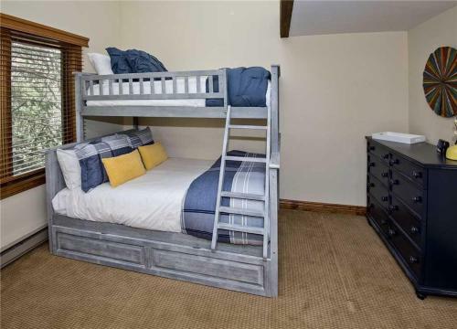 Apartamento 445 Timberfalls Court Condo