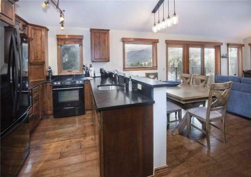 Apartamento 445 Timberfalls Court Condo