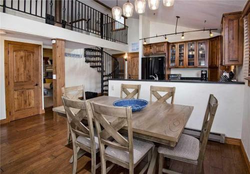 Apartamento 445 Timberfalls Court Condo
