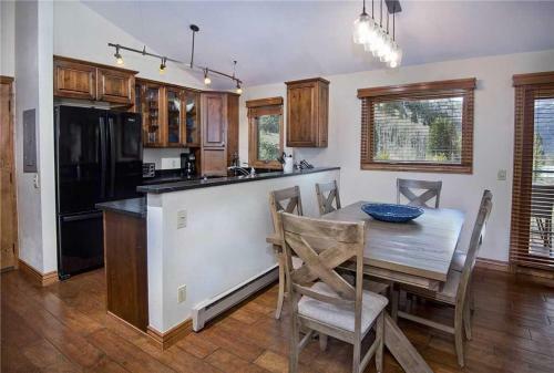 Apartamento 445 Timberfalls Court Condo