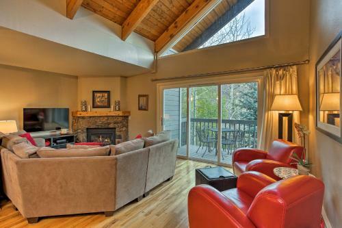 Cozy Vail Townhome With Views Near Shuttle Stop!