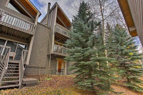 Cozy Vail Townhome With Views Near Shuttle Stop!