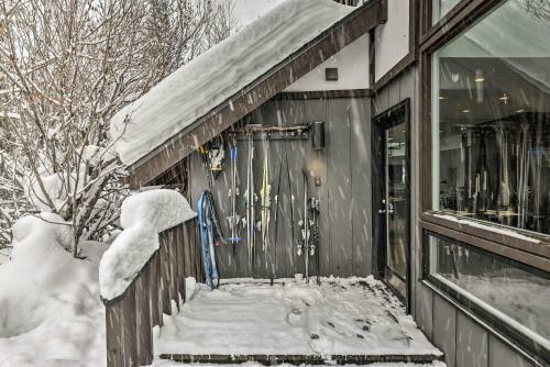 Apartamento Vail Condo With Mtn View Deck - Steps To Ski Shuttle