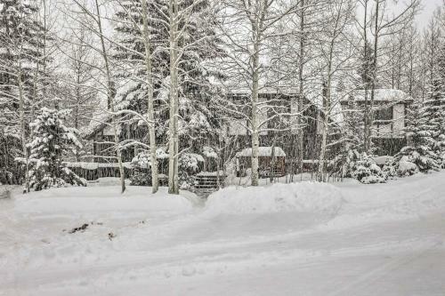 Apartamento Vail Condo With Mtn View Deck - Steps To Ski Shuttle
