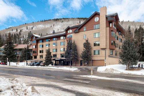 Chic Copper Condo - 4 Min Walk To Lift - Sleeps 6