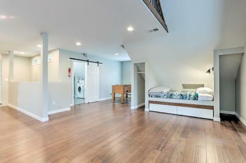 Apartamento Parkside Getaway With Fire Pit By Windsor Lake!