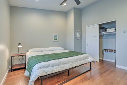 Apartamento Parkside Getaway With Fire Pit By Windsor Lake!