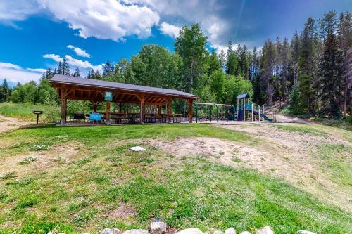 Modern Hi Country Haus Getaway 10-15