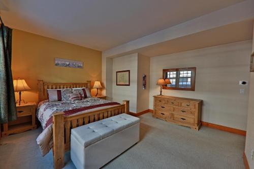 Red Quill Village 305