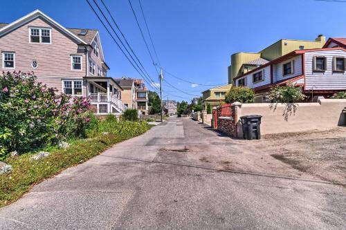 Beachfront Cottage With Porch On Long Island Sound