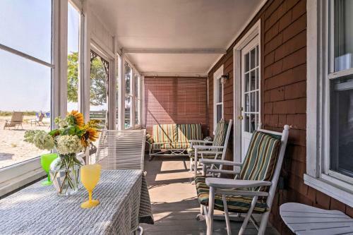 Beachfront Cottage With Porch On Long Island Sound